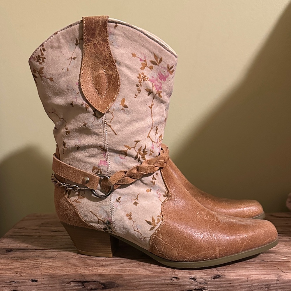 Floral Patterned Cowboy Boots